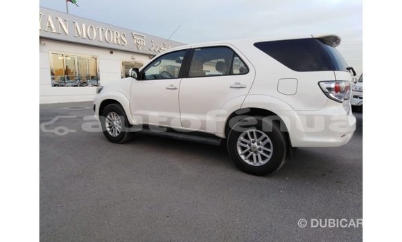 Acheter Import Voiture Toyota Fortuner Blanc à Import - Dubai, Marquesas Acheter Import Voiture Toyota Fortuner Blanc à Import - Dubai, Marquesas