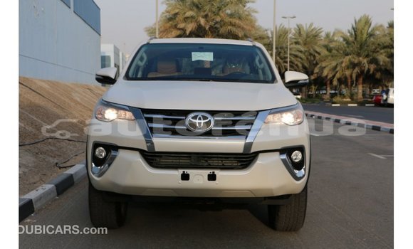 Acheter Import Voiture Toyota Fortuner Noir à Import - Dubai, Marquesas Acheter Import Voiture Toyota Fortuner Noir à Import - Dubai, Marquesas