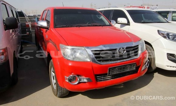 Acheter Import Voiture Toyota Hilux Rouge à Import - Dubai, Marquesas Acheter Import Voiture Toyota Hilux Rouge à Import - Dubai, Marquesas