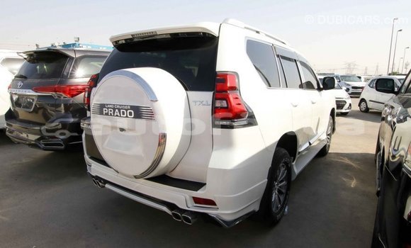 Acheter Import Voiture Toyota Prado Blanc à Import - Dubai, Marquesas Acheter Import Voiture Toyota Prado Blanc à Import - Dubai, Marquesas