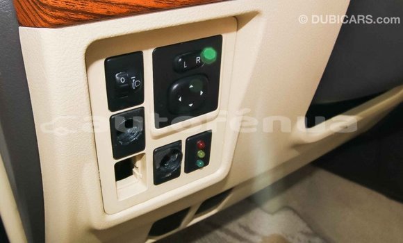 Acheter Import Voiture Toyota Prado Blanc à Import - Dubai, Marquesas Acheter Import Voiture Toyota Prado Blanc à Import - Dubai, Marquesas