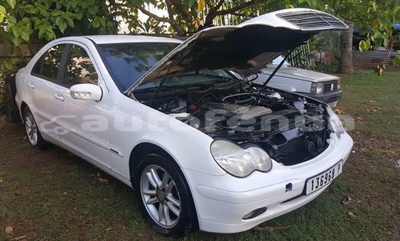 Acheter Occasion Voiture Mercedes-Benz C–Class Blanc à Papeete, Tahiti