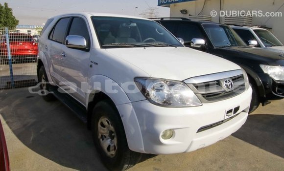 Acheter Import Voiture Toyota Fortuner Blanc à Import - Dubai, Marquesas Acheter Import Voiture Toyota Fortuner Blanc à Import - Dubai, Marquesas
