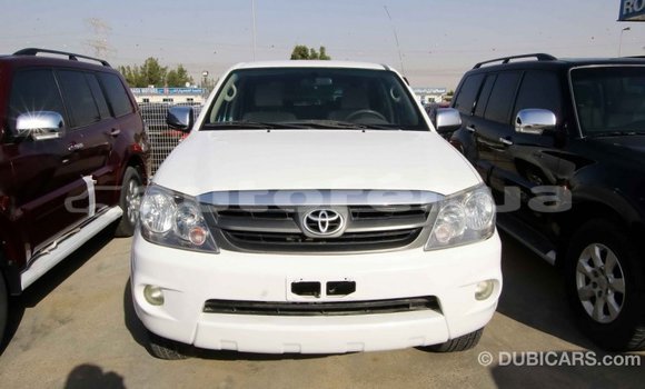 Acheter Import Voiture Toyota Fortuner Blanc à Import - Dubai, Marquesas Acheter Import Voiture Toyota Fortuner Blanc à Import - Dubai, Marquesas
