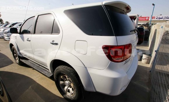 Acheter Import Voiture Toyota Fortuner Blanc à Import - Dubai, Marquesas Acheter Import Voiture Toyota Fortuner Blanc à Import - Dubai, Marquesas