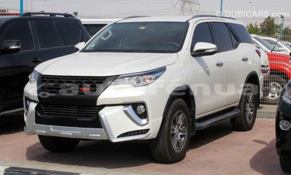 Acheter Import Voiture Toyota Fortuner Blanc à Import - Dubai, Marquesas Acheter Import Voiture Toyota Fortuner Blanc à Import - Dubai, Marquesas