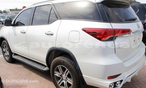 Acheter Import Voiture Toyota Fortuner Blanc à Import - Dubai, Marquesas Acheter Import Voiture Toyota Fortuner Blanc à Import - Dubai, Marquesas