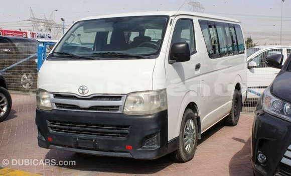 Acheter Import Voiture Toyota Hiace Blanc à Import - Dubai, Marquesas Acheter Import Voiture Toyota Hiace Blanc à Import - Dubai, Marquesas