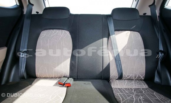 Acheter Import Voiture Hyundai i10 Blanc à Import - Dubai, Marquesas Acheter Import Voiture Hyundai i10 Blanc à Import - Dubai, Marquesas