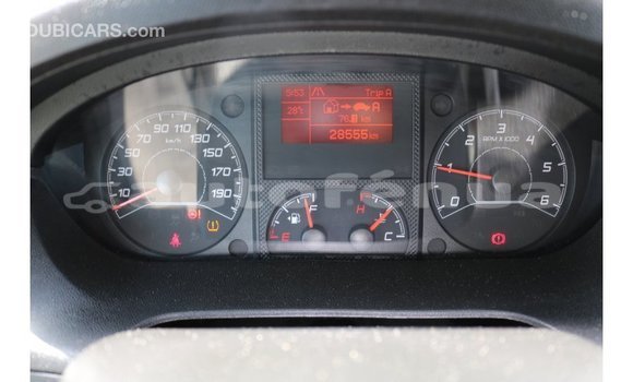 Acheter Import Moto Peugeot XP6 Blanc à Import - Dubai, Marquesas