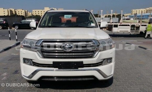 Acheter Import Voiture Toyota Land Cruiser Blanc à Import - Dubai, Marquesas Acheter Import Voiture Toyota Land Cruiser Blanc à Import - Dubai, Marquesas