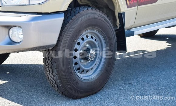 Acheter Import Voiture Toyota Land Cruiser Beige à Import - Dubai, Marquesas Acheter Import Voiture Toyota Land Cruiser Beige à Import - Dubai, Marquesas