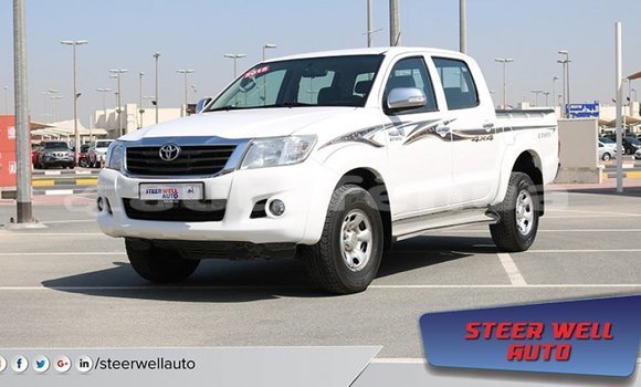 Acheter Import Voiture Toyota Hilux Blanc à Import - Dubai, Marquesas Acheter Import Voiture Toyota Hilux Blanc à Import - Dubai, Marquesas