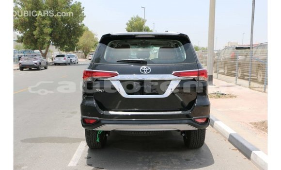 Acheter Import Voiture Toyota Fortuner Noir à Import - Dubai, Marquesas Acheter Import Voiture Toyota Fortuner Noir à Import - Dubai, Marquesas