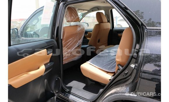 Acheter Import Voiture Toyota Fortuner Noir à Import - Dubai, Marquesas Acheter Import Voiture Toyota Fortuner Noir à Import - Dubai, Marquesas