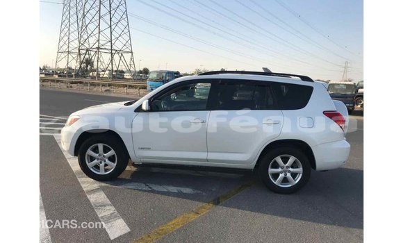Acheter Import Voiture Toyota 4Runner Blanc à Import - Dubai, Marquesas Acheter Import Voiture Toyota 4Runner Blanc à Import - Dubai, Marquesas