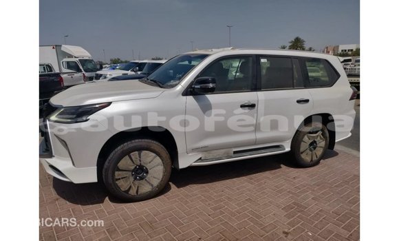 Acheter Import Voiture Lexus LX Blanc à Import - Dubai, Marquesas Acheter Import Voiture Lexus LX Blanc à Import - Dubai, Marquesas
