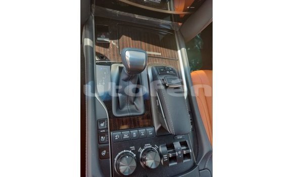 Acheter Import Voiture Lexus LX Blanc à Import - Dubai, Marquesas Acheter Import Voiture Lexus LX Blanc à Import - Dubai, Marquesas