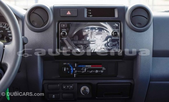 Acheter Import Voiture Toyota Land Cruiser Blanc à Import - Dubai, Marquesas Acheter Import Voiture Toyota Land Cruiser Blanc à Import - Dubai, Marquesas