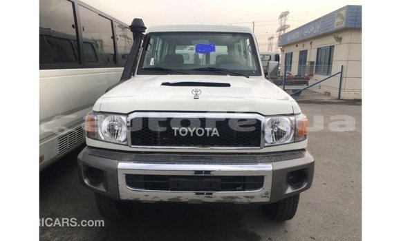 Acheter Import Voiture Toyota Land Cruiser Blanc à Import - Dubai, Marquesas Acheter Import Voiture Toyota Land Cruiser Blanc à Import - Dubai, Marquesas