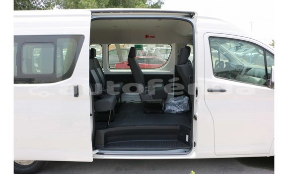 Acheter Import Voiture Toyota Hiace Blanc à Import - Dubai, Marquesas Acheter Import Voiture Toyota Hiace Blanc à Import - Dubai, Marquesas