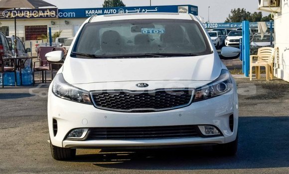 Acheter Import Voiture Kia Cerato Blanc à Import - Dubai, Marquesas Acheter Import Voiture Kia Cerato Blanc à Import - Dubai, Marquesas