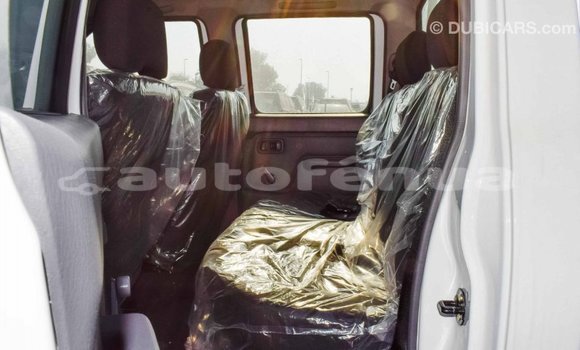 Acheter Import Voiture Nissan NP 300 Blanc à Import - Dubai, Marquesas Acheter Import Voiture Nissan NP 300 Blanc à Import - Dubai, Marquesas