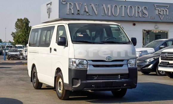 Acheter Import Voiture Toyota Hiace Blanc à Import - Dubai, Marquesas Acheter Import Voiture Toyota Hiace Blanc à Import - Dubai, Marquesas