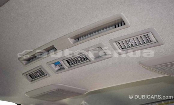 Acheter Import Voiture Toyota Hiace Blanc à Import - Dubai, Marquesas Acheter Import Voiture Toyota Hiace Blanc à Import - Dubai, Marquesas