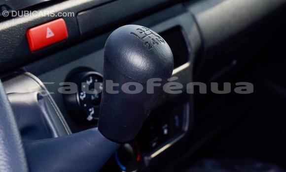 Acheter Import Voiture Toyota Hiace Blanc à Import - Dubai, Marquesas Acheter Import Voiture Toyota Hiace Blanc à Import - Dubai, Marquesas