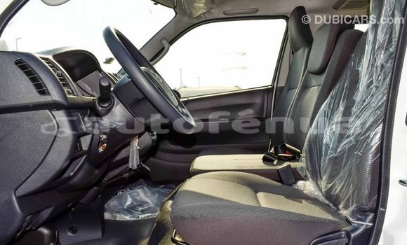 Acheter Import Voiture Toyota Hiace Blanc à Import - Dubai, Marquesas Acheter Import Voiture Toyota Hiace Blanc à Import - Dubai, Marquesas