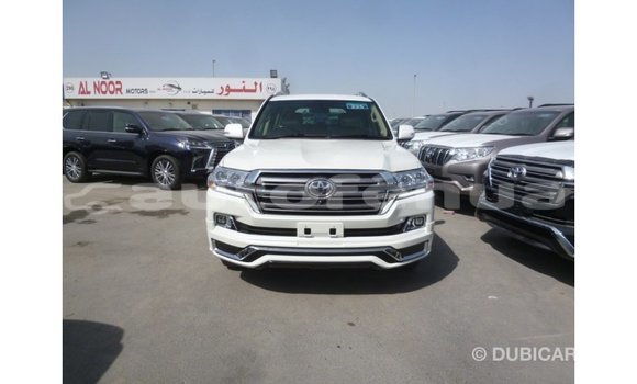 Acheter Import Voiture Toyota Land Cruiser Blanc à Import - Dubai, Marquesas Acheter Import Voiture Toyota Land Cruiser Blanc à Import - Dubai, Marquesas