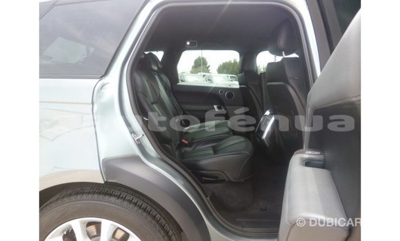 Buy Import Land Rover Range Rover Green Car in Import - Dubai in Marquesas Buy Import Land Rover Range Rover Green Car in Import - Dubai in Marquesas