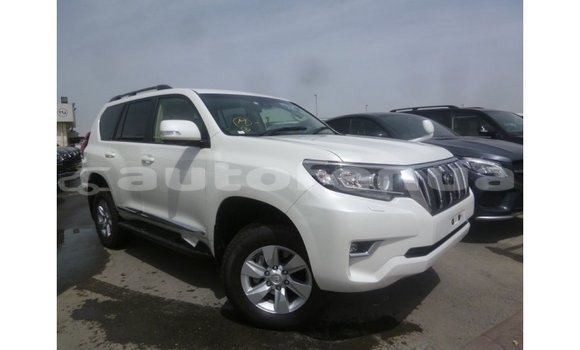 Acheter Import Voiture Toyota Prado Blanc à Import - Dubai, Marquesas Acheter Import Voiture Toyota Prado Blanc à Import - Dubai, Marquesas