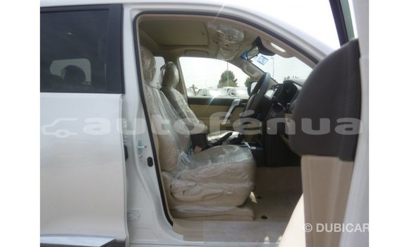 Acheter Import Voiture Toyota Prado Blanc à Import - Dubai, Marquesas Acheter Import Voiture Toyota Prado Blanc à Import - Dubai, Marquesas