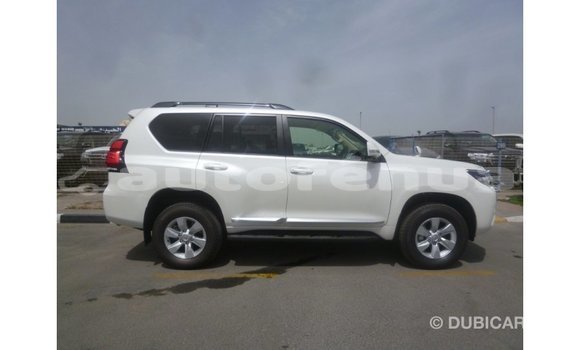 Acheter Import Voiture Toyota Prado Blanc à Import - Dubai, Marquesas Acheter Import Voiture Toyota Prado Blanc à Import - Dubai, Marquesas