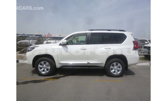 Acheter Import Voiture Toyota Prado Blanc à Import - Dubai, Marquesas Acheter Import Voiture Toyota Prado Blanc à Import - Dubai, Marquesas