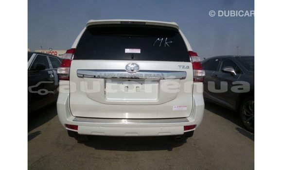 Acheter Import Voiture Toyota Prado Blanc à Import - Dubai, Marquesas Acheter Import Voiture Toyota Prado Blanc à Import - Dubai, Marquesas