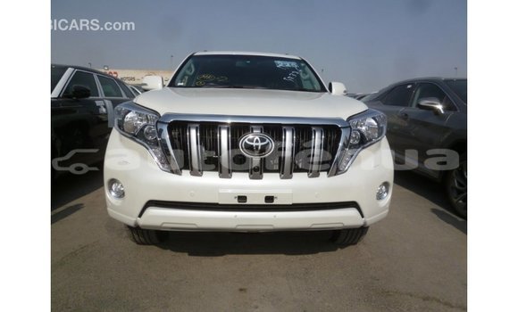 Acheter Import Voiture Toyota Prado Blanc à Import - Dubai, Marquesas Acheter Import Voiture Toyota Prado Blanc à Import - Dubai, Marquesas