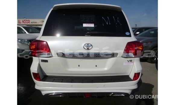 Buy Import Toyota Land Cruiser White Car in Import - Dubai in Marquesas Buy Import Toyota Land Cruiser White Car in Import - Dubai in Marquesas