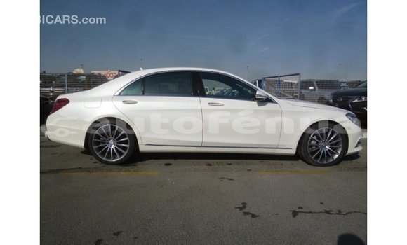Buy Import Mercedes-Benz 190 White Car in Import - Dubai in Marquesas Buy Import Mercedes-Benz 190 White Car in Import - Dubai in Marquesas