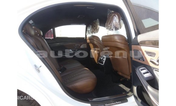 Buy Import Mercedes-Benz 190 White Car in Import - Dubai in Marquesas Buy Import Mercedes-Benz 190 White Car in Import - Dubai in Marquesas