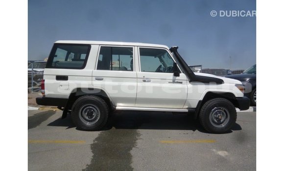 Buy Import Toyota Land Cruiser White Car in Import - Dubai in Marquesas Buy Import Toyota Land Cruiser White Car in Import - Dubai in Marquesas