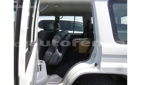 Buy Import Toyota Land Cruiser White Car in Import - Dubai in Marquesas Buy Import Toyota Land Cruiser White Car in Import - Dubai in Marquesas
