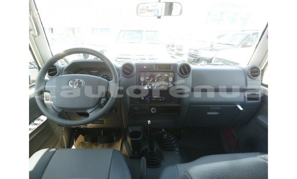 Buy Import Toyota Land Cruiser White Car in Import - Dubai in Marquesas Buy Import Toyota Land Cruiser White Car in Import - Dubai in Marquesas