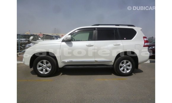 Acheter Import Voiture Toyota Prado Blanc à Import - Dubai, Marquesas Acheter Import Voiture Toyota Prado Blanc à Import - Dubai, Marquesas