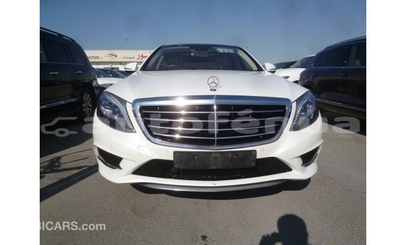 Buy Import Mercedes-Benz 190 White Car in Import - Dubai in Marquesas Buy Import Mercedes-Benz 190 White Car in Import - Dubai in Marquesas