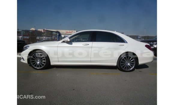 Buy Import Mercedes-Benz 190 White Car in Import - Dubai in Marquesas Buy Import Mercedes-Benz 190 White Car in Import - Dubai in Marquesas