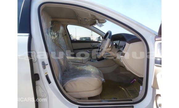 Buy Import Mercedes-Benz 190 White Car in Import - Dubai in Marquesas Buy Import Mercedes-Benz 190 White Car in Import - Dubai in Marquesas