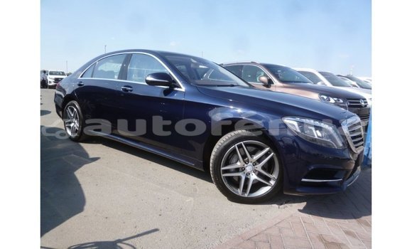 Buy Import Mercedes-Benz 190 Blue Car in Import - Dubai in Marquesas